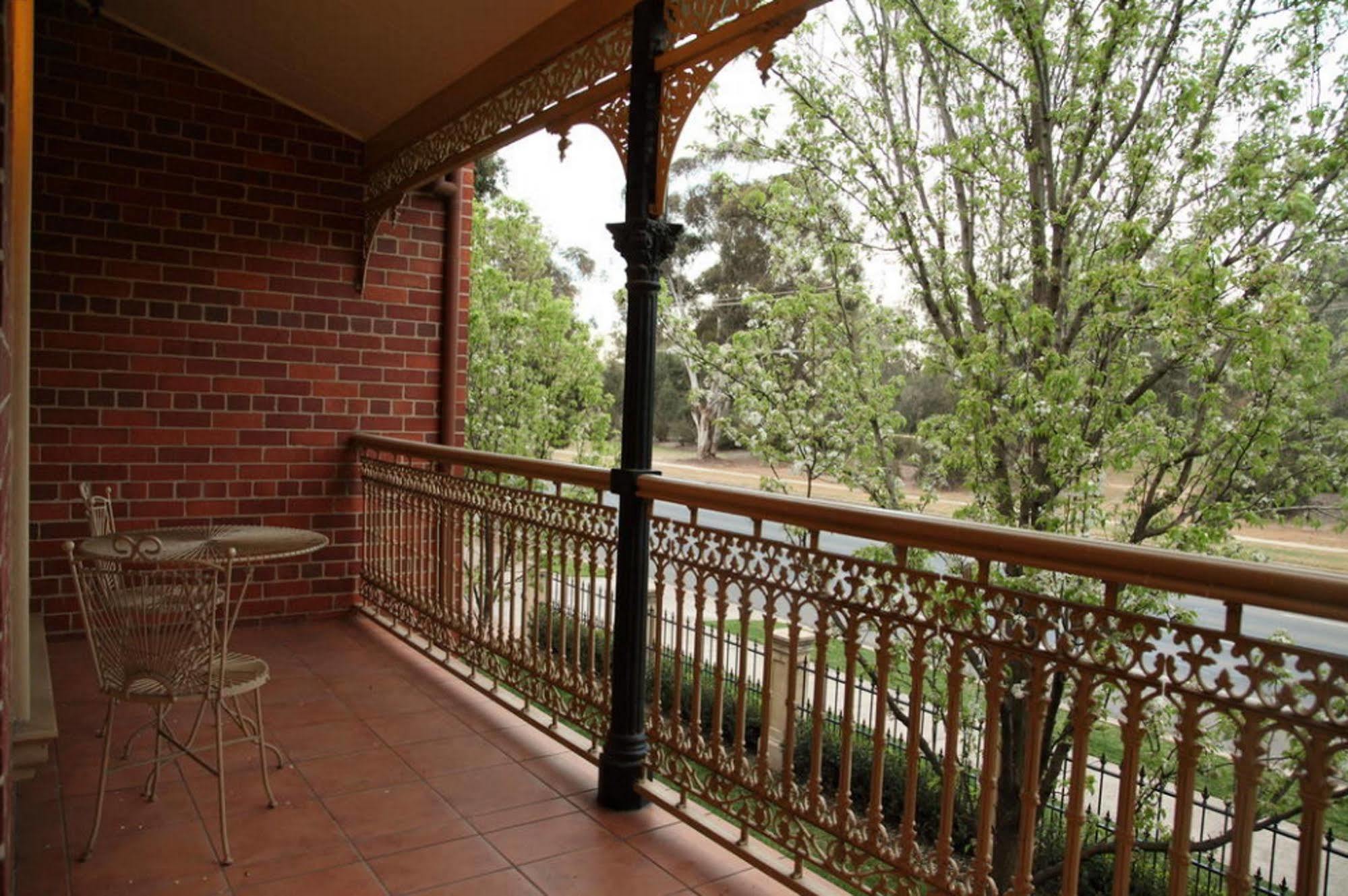 Carlyle Suites&apartamentos Wagga Wagga Exterior foto